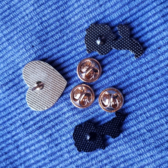 Enamel pins - Picture 2 of 2